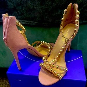 It’s the pearls for the girls